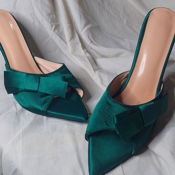 Emerald bow shoe UK 42 - Picture 1 of 2